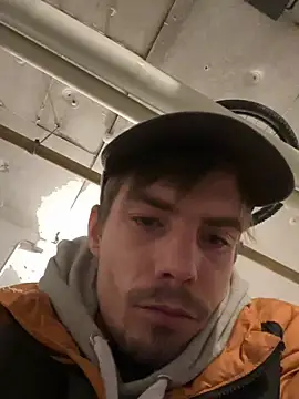 KidoXVII online show from November 28, 2025, 5:02 pm