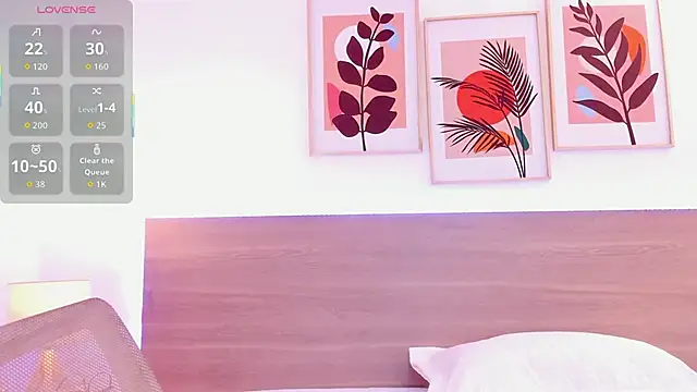 Snapshot of kareena_basu chatting on November 11, 2025, 7:08 pm kareena basu online show from November 11, 2025, 7:08 pm