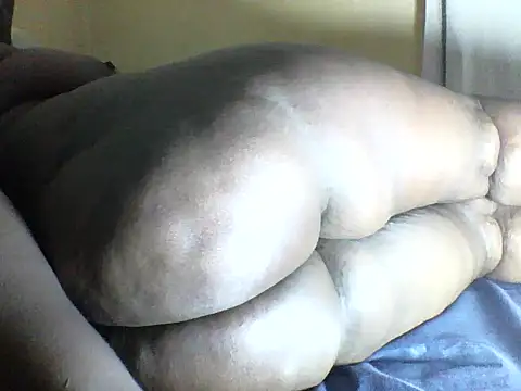 Gorgeous ass20 online show from December 14, 2025, 11:54 pm