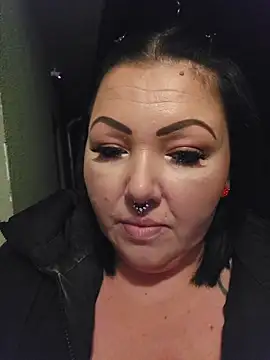 -BonnieBlack- online show from December 14, 2025, 2:18 am