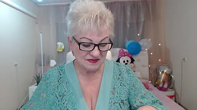 KayleSmoll online show from September 25, 2025, 6:25 pm