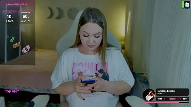 -LinaLove- online show from October 1, 2025, 7:18 pm