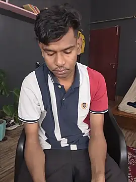 richardjames95 online show from November 21, 2025, 6:40 pm