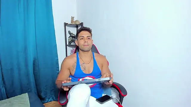 Snapshot of Luciano_and_Marlon chatting on June 30, 2026, 8:20 pm Luciano and Marlon online show from June 30, 2026, 8:20 pm