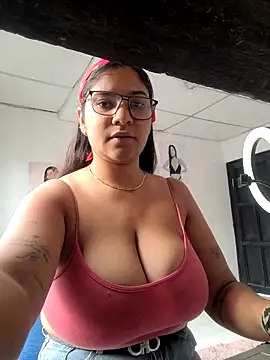 Sofythom1 online show from March 5, 2025, 9:26 pm