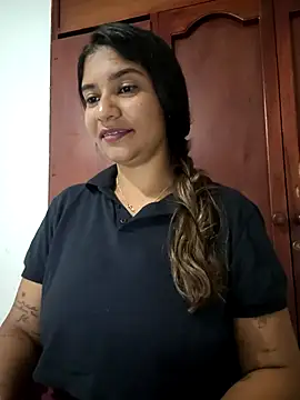 Snapshot of Sofythom1 chatting on May 5, 2026, 5:21 am Sofythom1 online show from May 5, 2026, 5:21 am