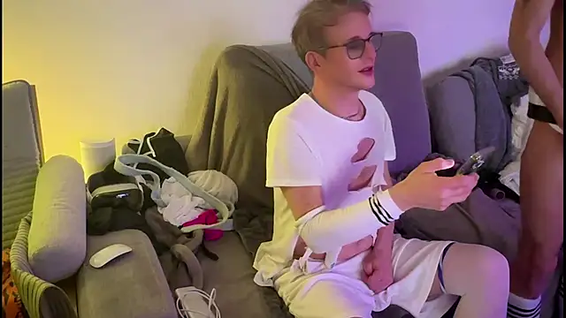 Snapshot of swissMen_DE chatting on December 5, 2025, 9:19 am swissMen DE online show from December 5, 2025, 9:19 am