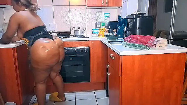 GiantBootyMilf online show from September 23, 2025, 8:38 pm