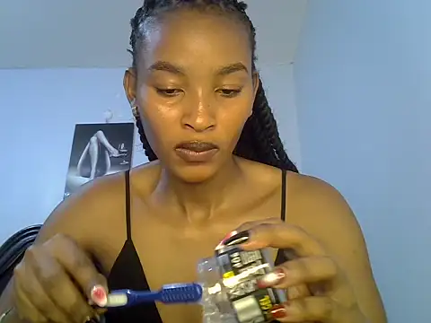 cute-alexis online show from February 24, 2026, 8:48 am