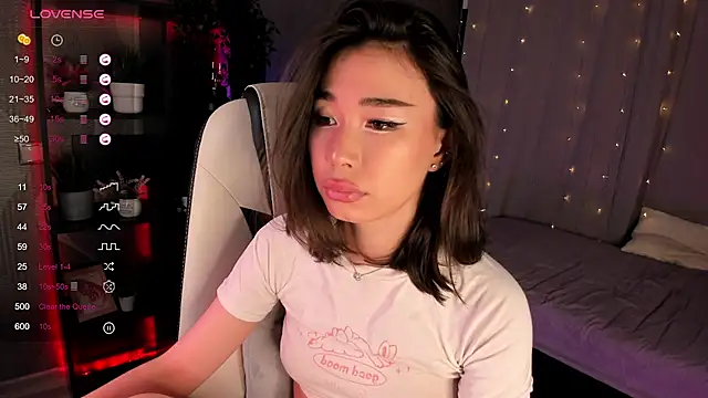 sensualily online show from November 19, 2025, 3:34 pm