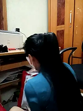 YunLem online show from November 11, 2025, 2:17 am