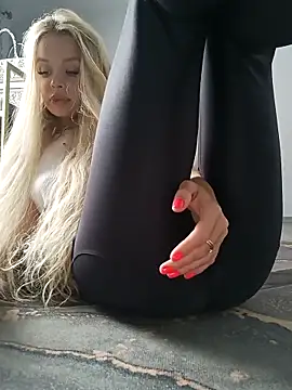 -RIVIERA- online show from September 15, 2025, 6:19 pm