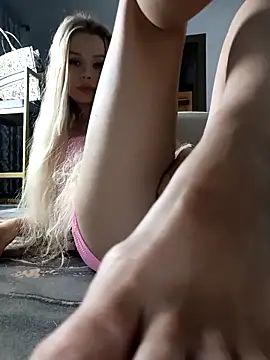 -RIVIERA- online show from September 12, 2025, 10:20 pm