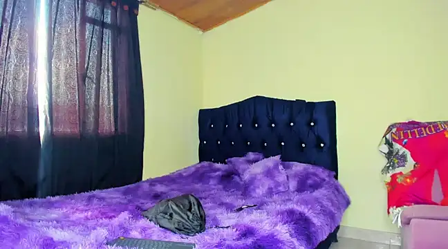 Snapshot of scarlet_tommy chatting on March 15, 2025, 9:05 pm scarlet tommy online show from March 15, 2025, 9:05 pm