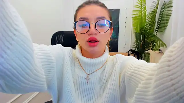 SelenaeMoore online show from November 2, 2025, 7:52 pm