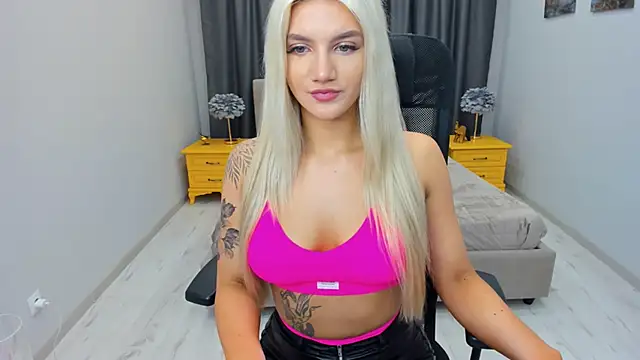 SelenaeMoore online show from March 19, 2025, 9:49 am