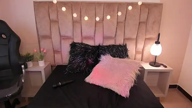 Esteff  o2 online show from March 8, 2025, 10:45 pm