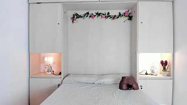 KendallRosse1 online show from February 17, 2026, 11:51 am