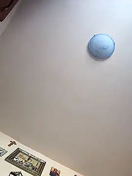 Maryo0001 online show from November 9, 2025, 10:52 am