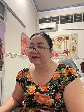 Snapshot of NDith chatting on April 30, 2026, 11:17 am NDith online show from April 30, 2026, 11:17 am