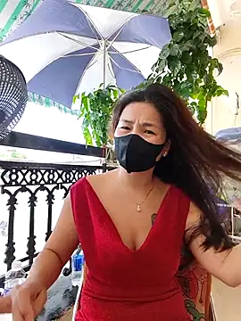 lyna bl online show from October 6, 2025, 2:02 am