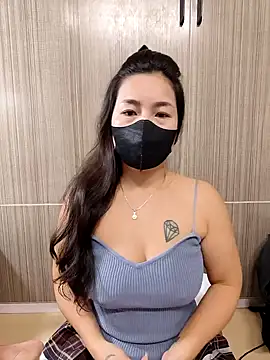 lyna bl online show from September 26, 2025, 2:07 am