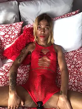 Snapshot of Kylie_Hairy_Bbc chatting on June 1, 2026, 1:11 pm Kylie Hairy Bbc online show from June 1, 2026, 1:11 pm