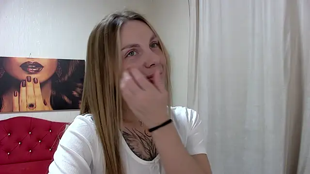 RoseHubbard online show from September 19, 2025, 5:28 pm