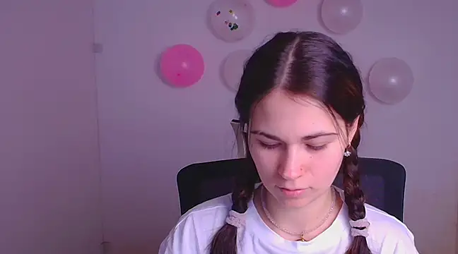 Loon Amore online show from February 16, 2025, 8:11 pm