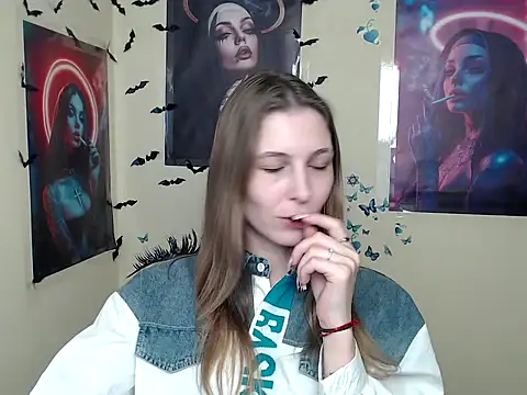 StrangerGi online show from March 7, 2025, 1:07 pm