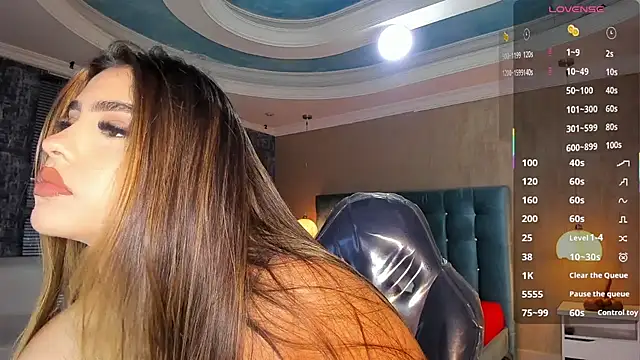 MelanieRioss online show from November 20, 2025, 1:34 pm