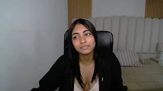 Snapshot of shaneelle chatting on May 21, 2026, 12:13 pm shaneelle online show from May 21, 2026, 12:13 pm