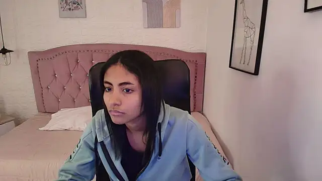 shaneelle online show from November 17, 2025, 3:10 am