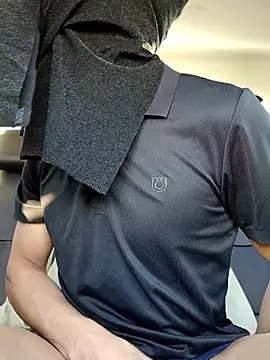 Alfrendino44 online show from December 19, 2025, 8:33 pm