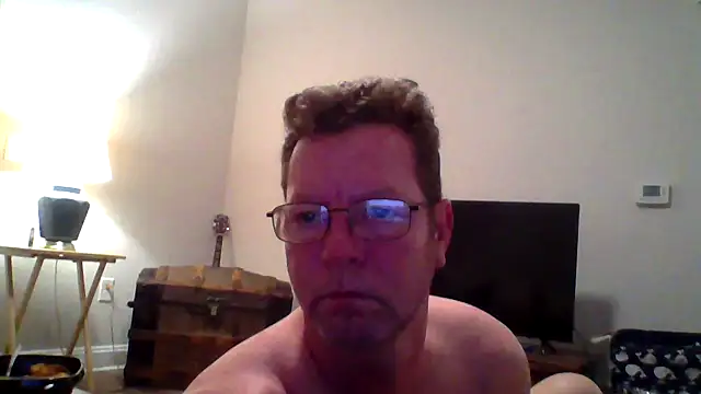 Goldenbear3111 online show from April 14, 2026, 3:55 am