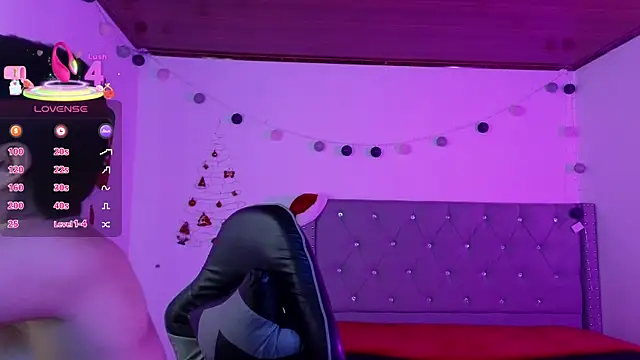 cristal hilton 10 online show from December 21, 2025, 4:14 am