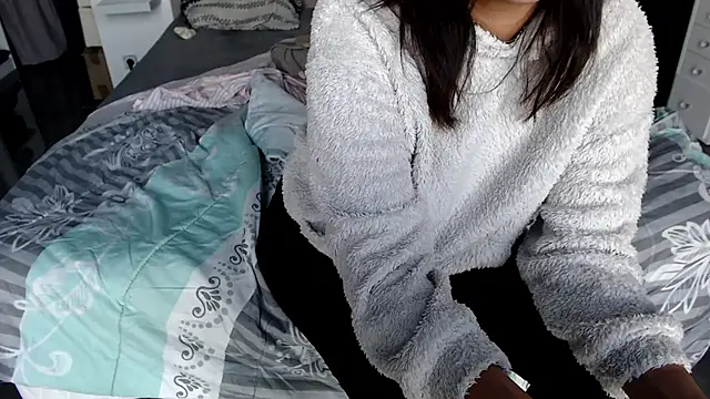 Snapshot of lynagreen01 chatting on October 13, 2025, 9:33 am lynagreen01 online show from October 13, 2025, 9:33 am