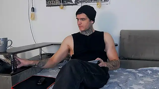 CarterCole online show from December 21, 2025, 1:02 pm