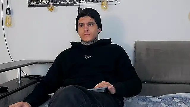 CarterCole online show from December 20, 2025, 9:56 am