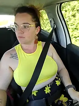 XXJulieXXhot online show from April 13, 2026, 2:21 pm