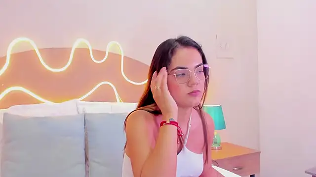 Stacey white  online show from October 1, 2025, 8:02 pm