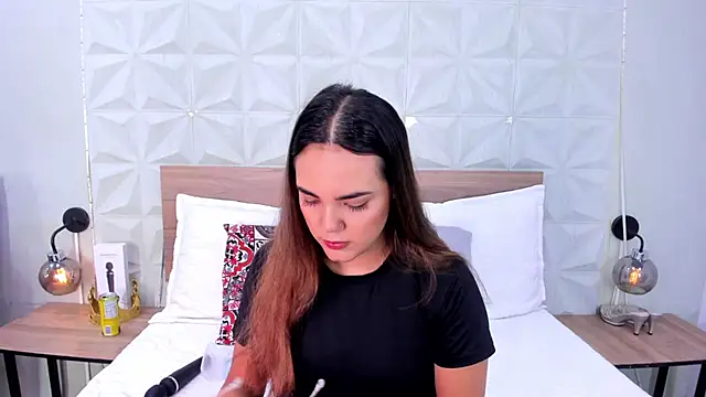 Snapshot of Stacey_white_ chatting on June 3, 2026, 8:24 pm Stacey white online show from June 3, 2026, 8:24 pm