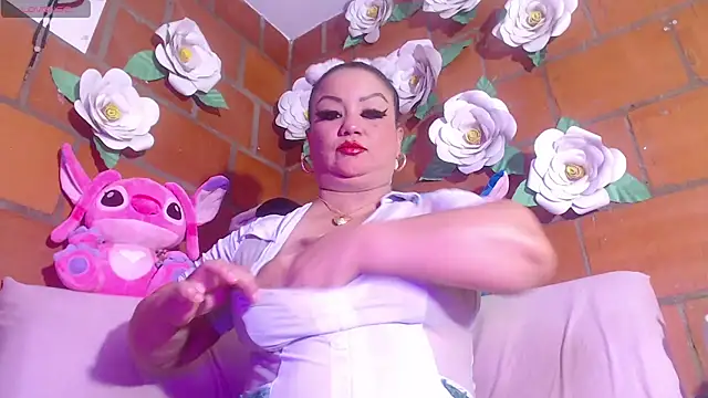 IngritBitch online show from April 17, 2026, 6:05 am