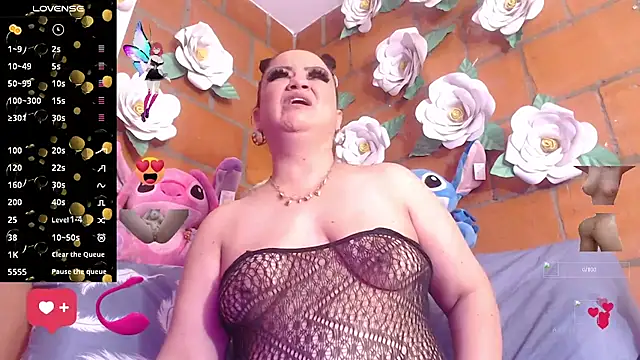 Snapshot of IngritBitch chatting on November 20, 2025, 3:12 pm IngritBitch online show from November 20, 2025, 3:12 pm