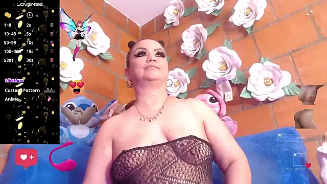 Snapshot of IngritBitch chatting on November 1, 2025, 2:11 pm IngritBitch online show from November 1, 2025, 2:11 pm