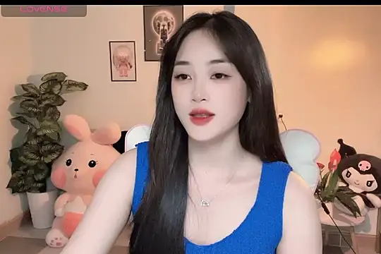  Aimy  online show from December 4, 2025, 6:18 pm