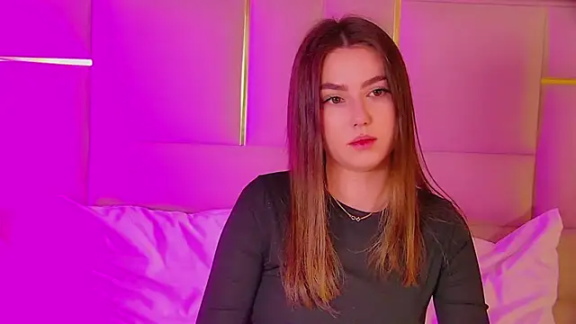 Snapshot of AliceMoreno chatting on November 17, 2025, 5:06 pm AliceMoreno online show from November 17, 2025, 5:06 pm