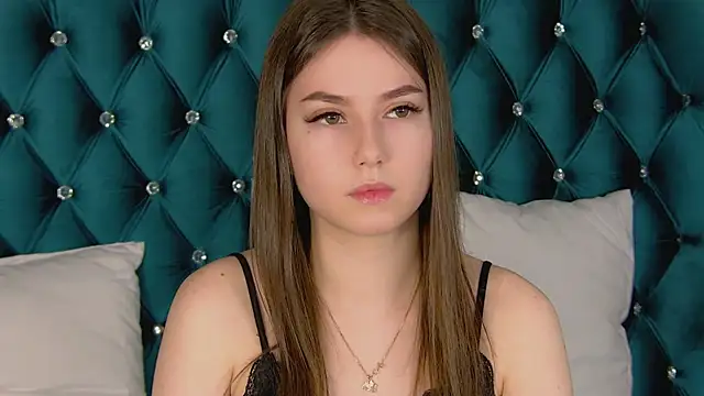 AliceMoreno online show from December 19, 2025, 5:37 pm