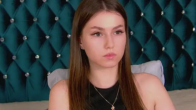 Snapshot of AliceMoreno chatting on October 21, 2025, 5:12 pm AliceMoreno online show from October 21, 2025, 5:12 pm