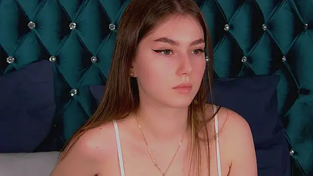 Snapshot of AliceMoreno chatting on September 12, 2025, 5:02 pm AliceMoreno online show from September 12, 2025, 5:02 pm